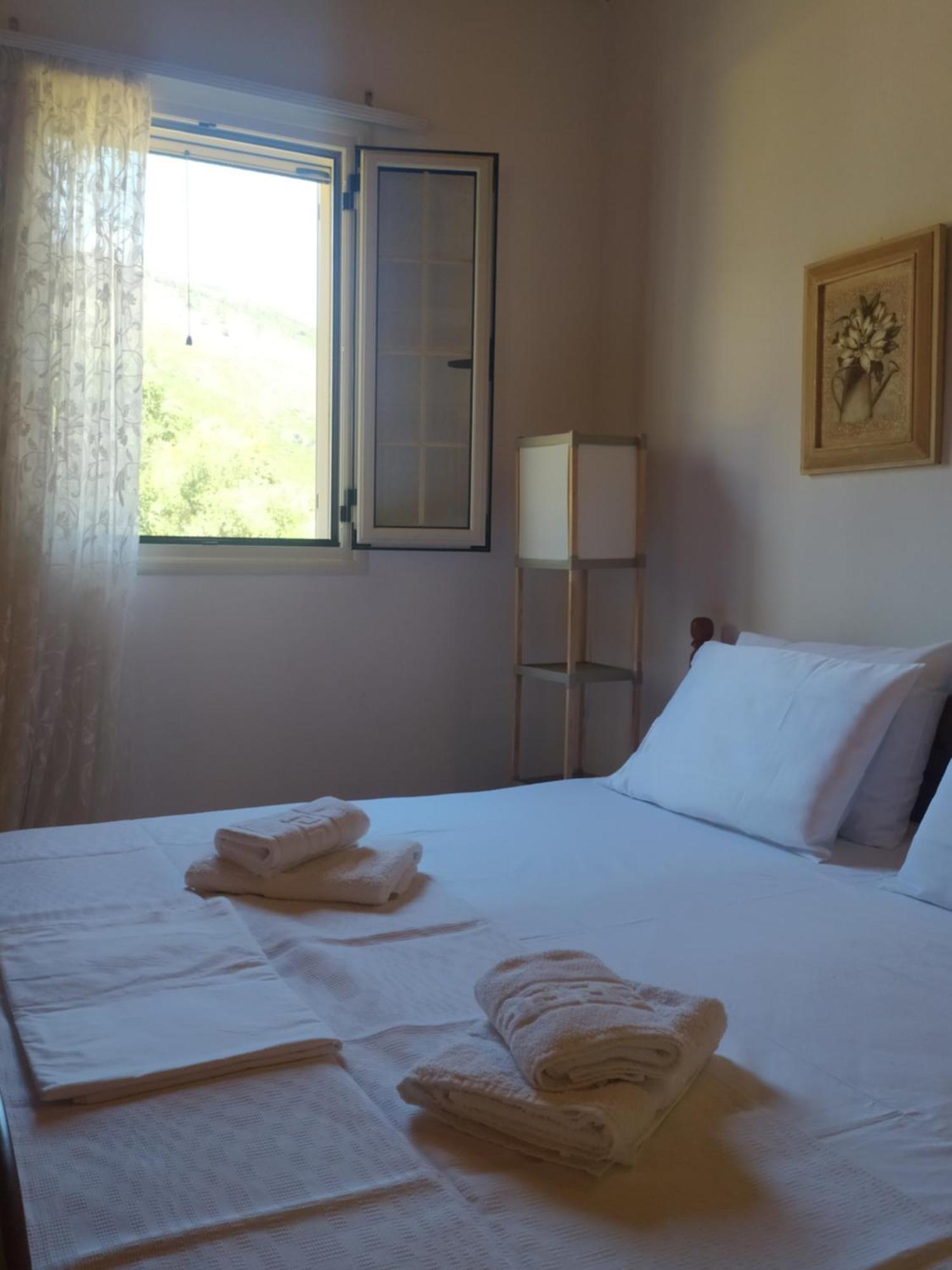 Retzos Rooms Himarë Dış mekan fotoğraf