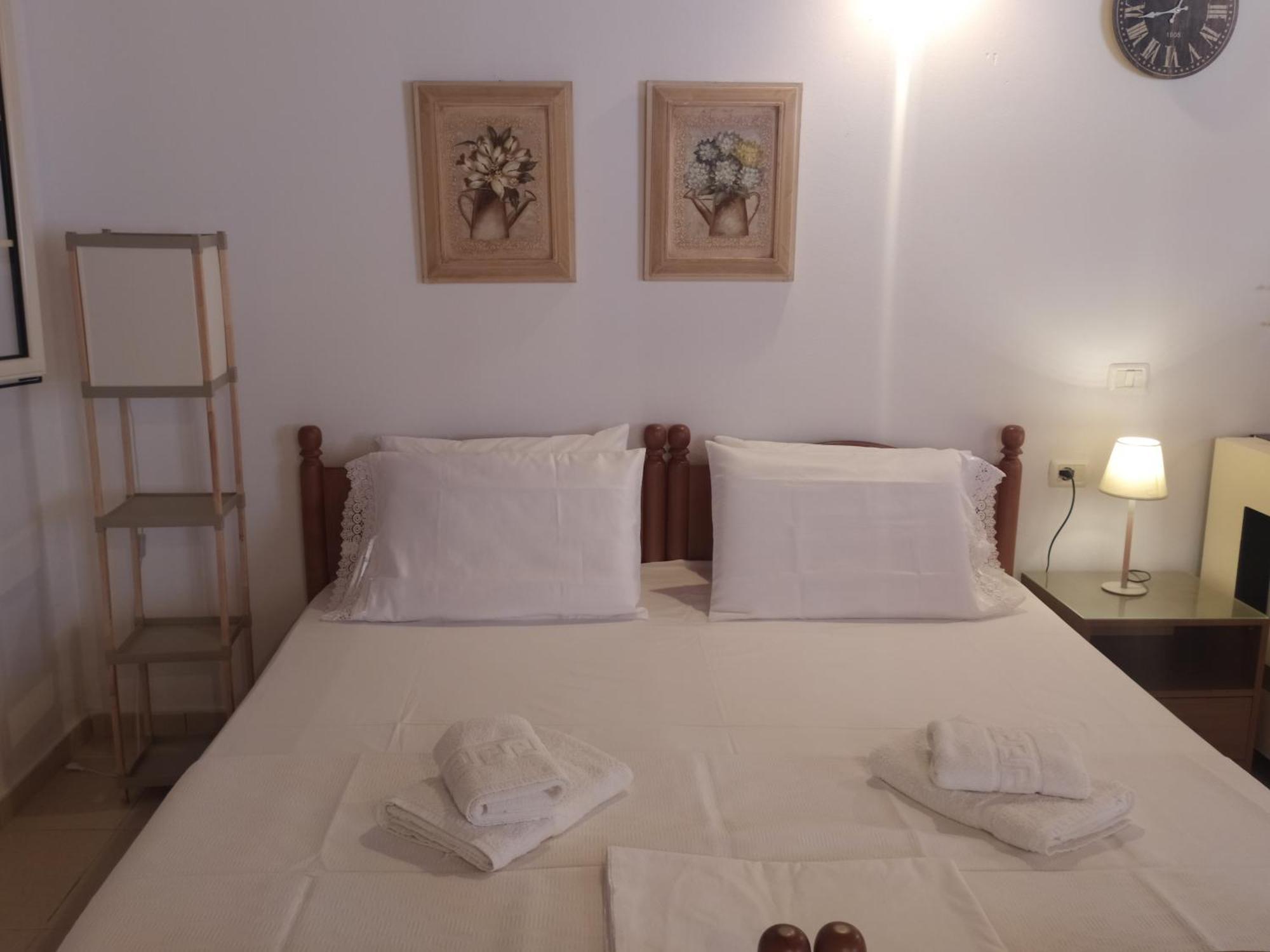 Retzos Rooms Himarë Dış mekan fotoğraf