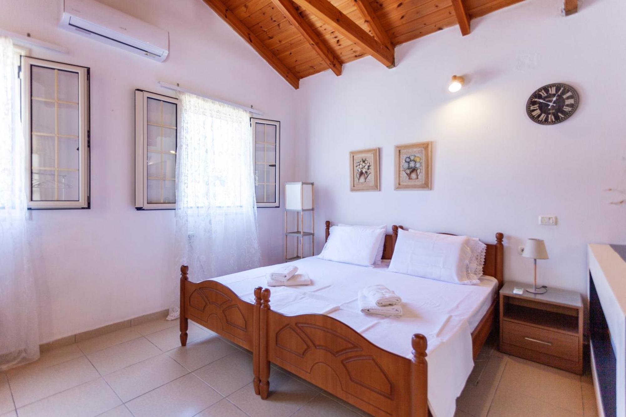 Retzos Rooms Himarë Dış mekan fotoğraf