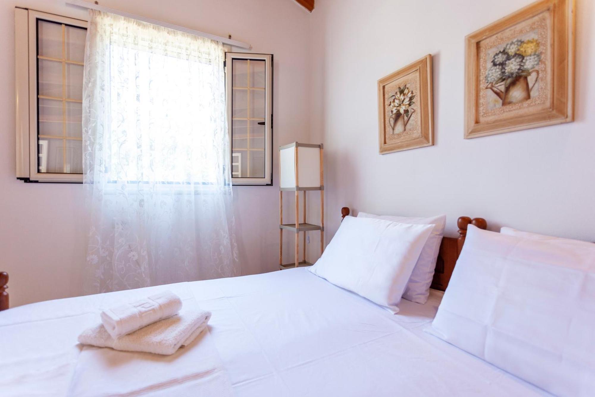 Retzos Rooms Himarë Dış mekan fotoğraf